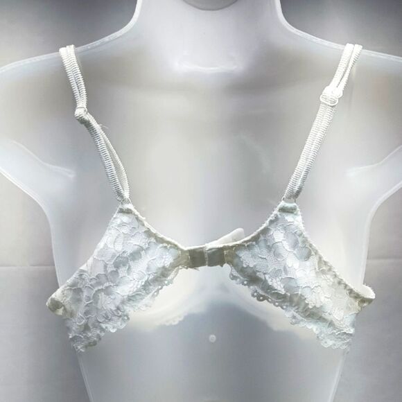 Deep Plunge Lace Push Up Bra with Extra Built in Padding. Size 38D. White....... - Picture 8 of 10